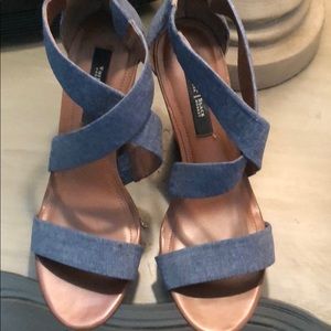 White House Black Market 8.5 chambray wedge